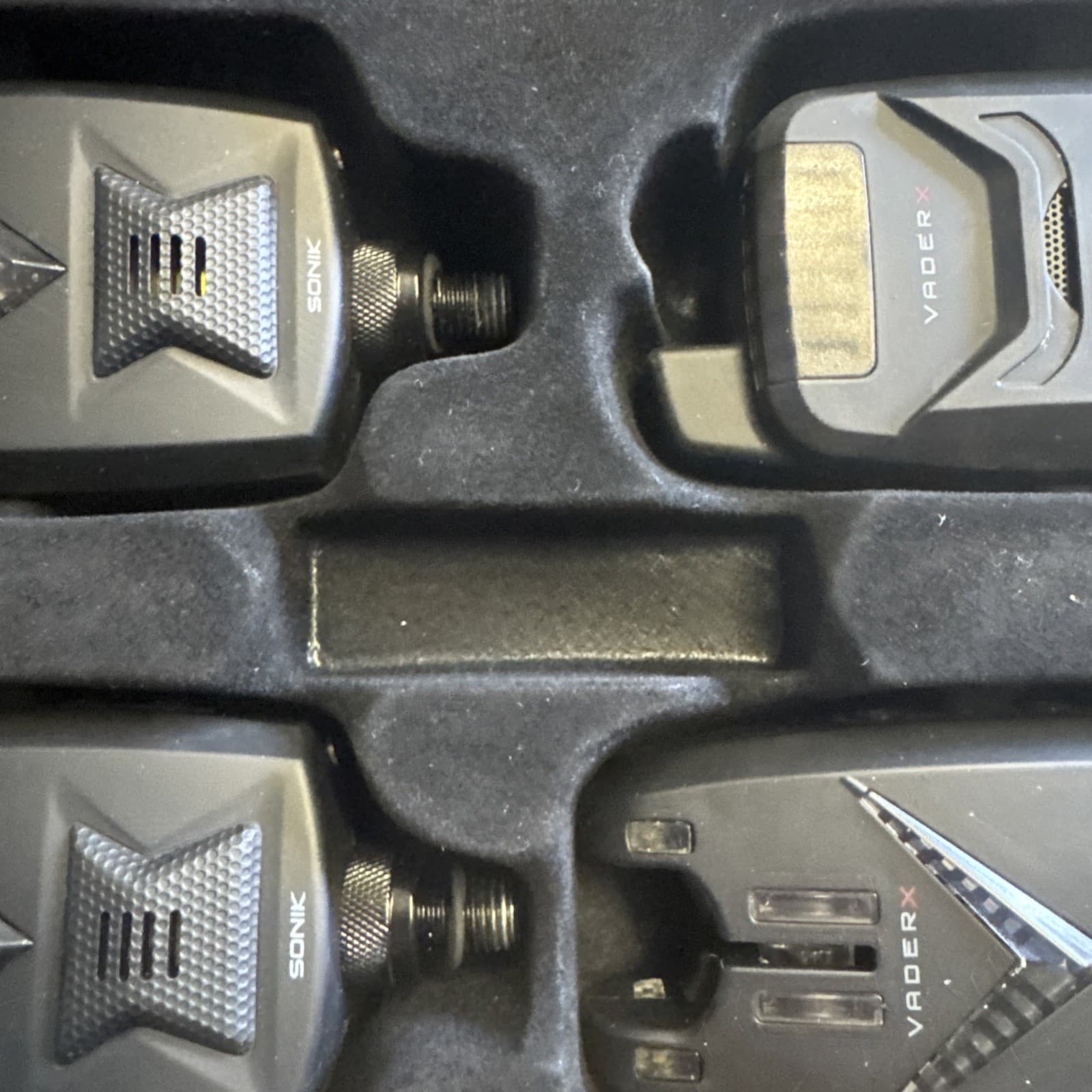 Sonik Vader x Bite Alarm 3 alarms and a receiver  missing screw in snag ends 2