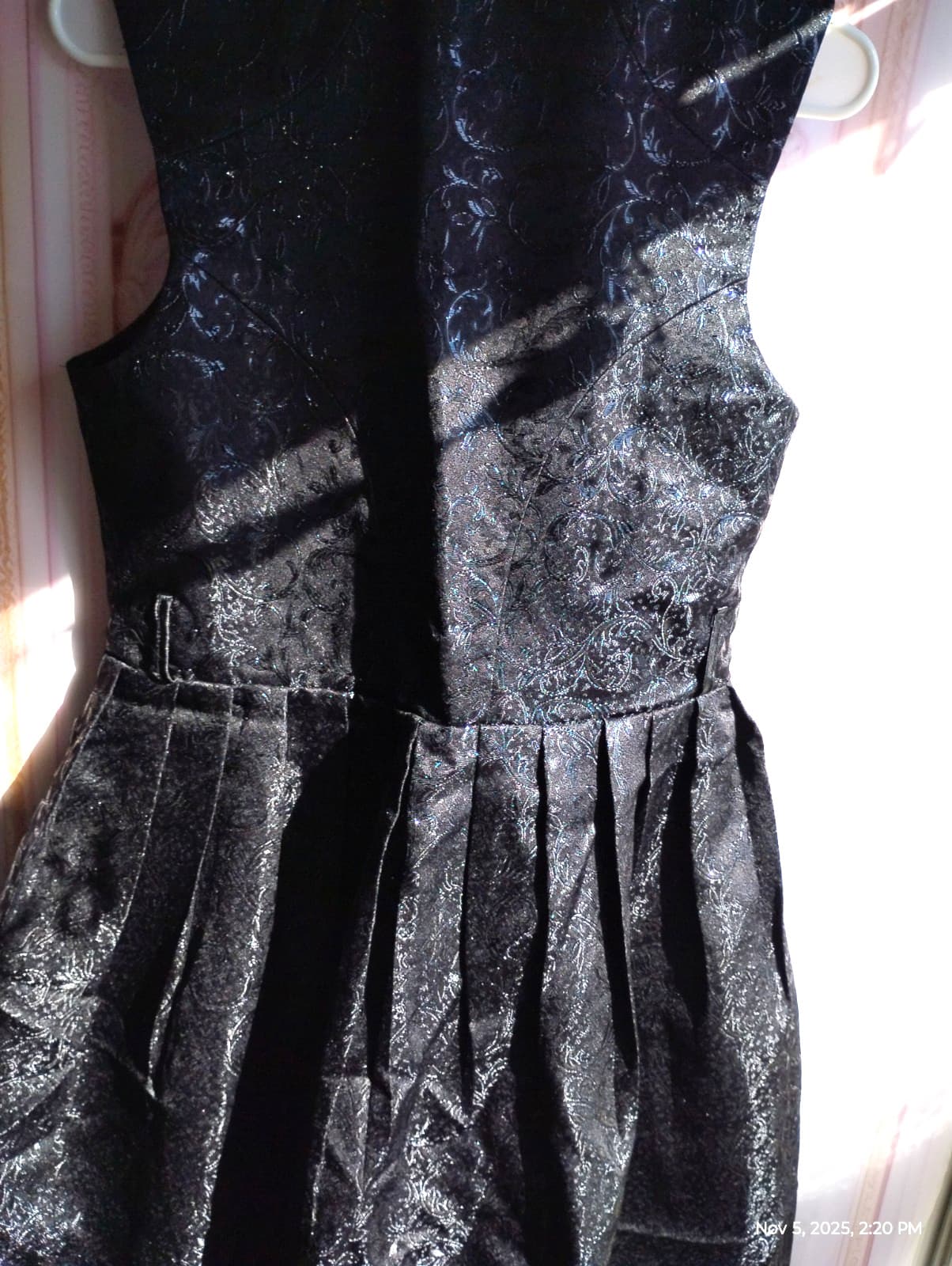 US 8 Waitress,Oktoberfest, 1 Dirndl Dress only, `broken zipper. ALTE LIEBE Black 4