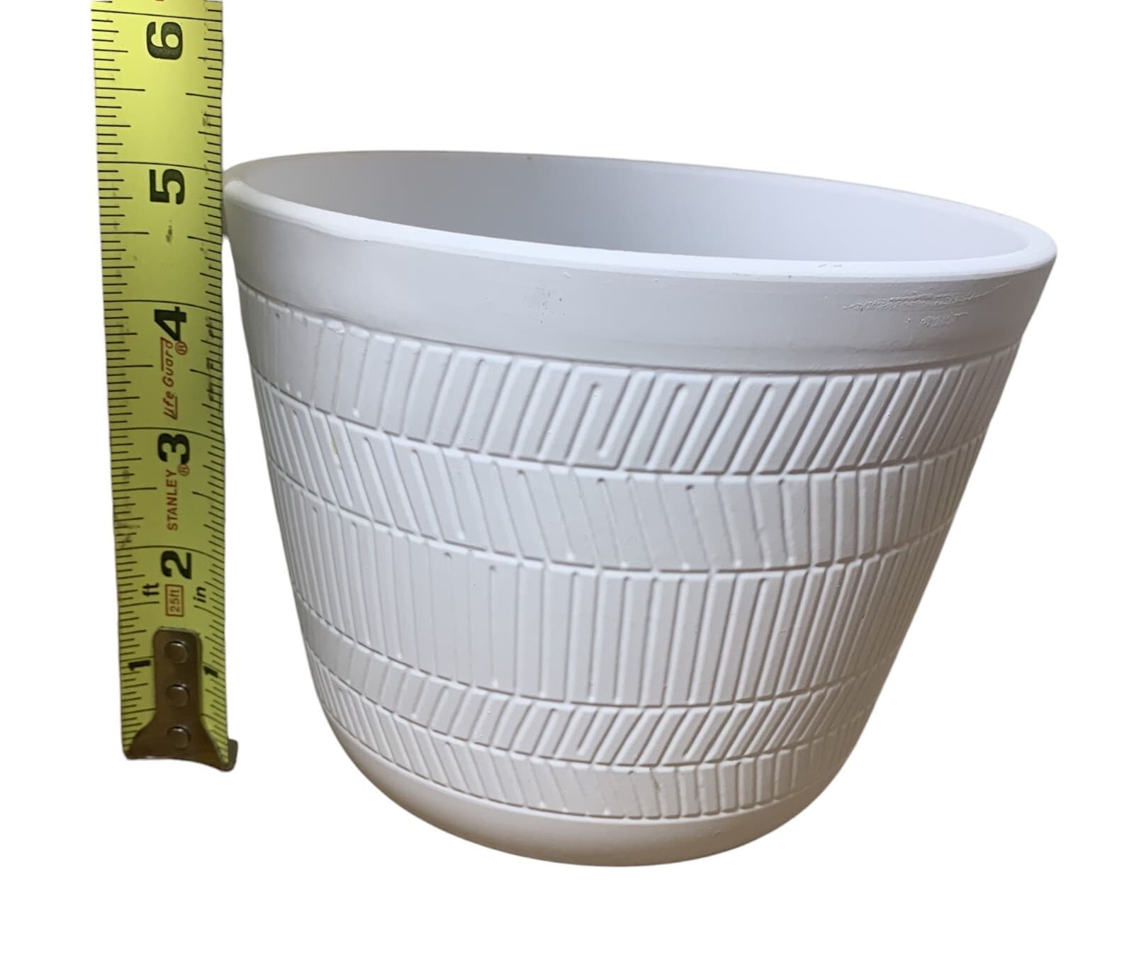 GGR Small White Faux Ceramic Line Pattern Plastic Planter 2