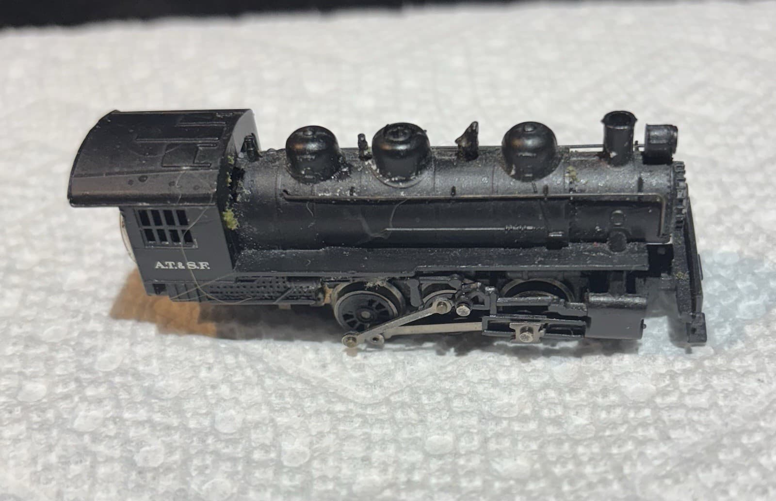 A.T & S.F Z Scale Locomotive  4