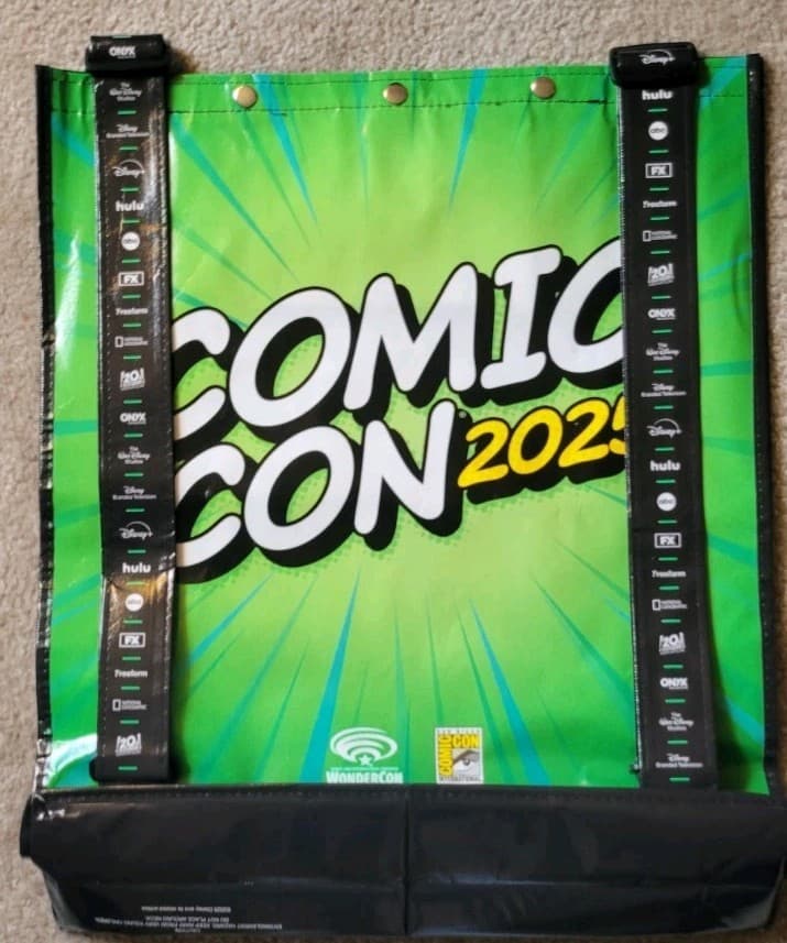 TRON ARES NIN Nine Inch Nails SDCC 2025 7" Vinyl + Swag Bag 5