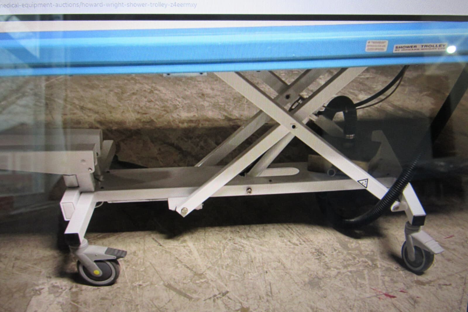 Howard Wright Bath Shower Trolley Bed Manual Hospital Grade Working Up & Down 3