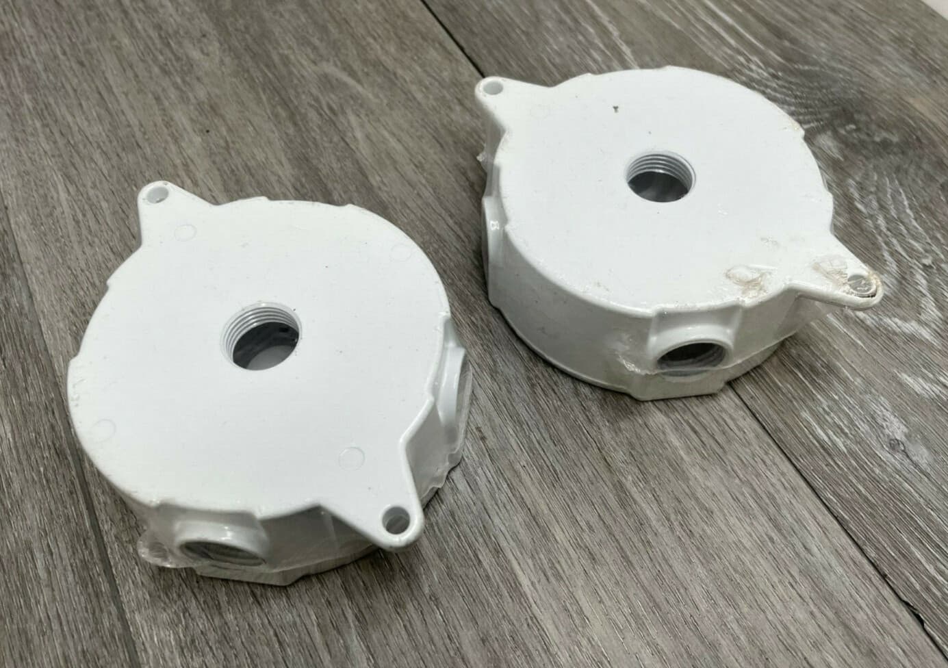 2pk P&S WPRB25W Die-Cast Alum Round Outlet Box 5-Hole 1/2" Hub 4" Diam 4 Plugs 3