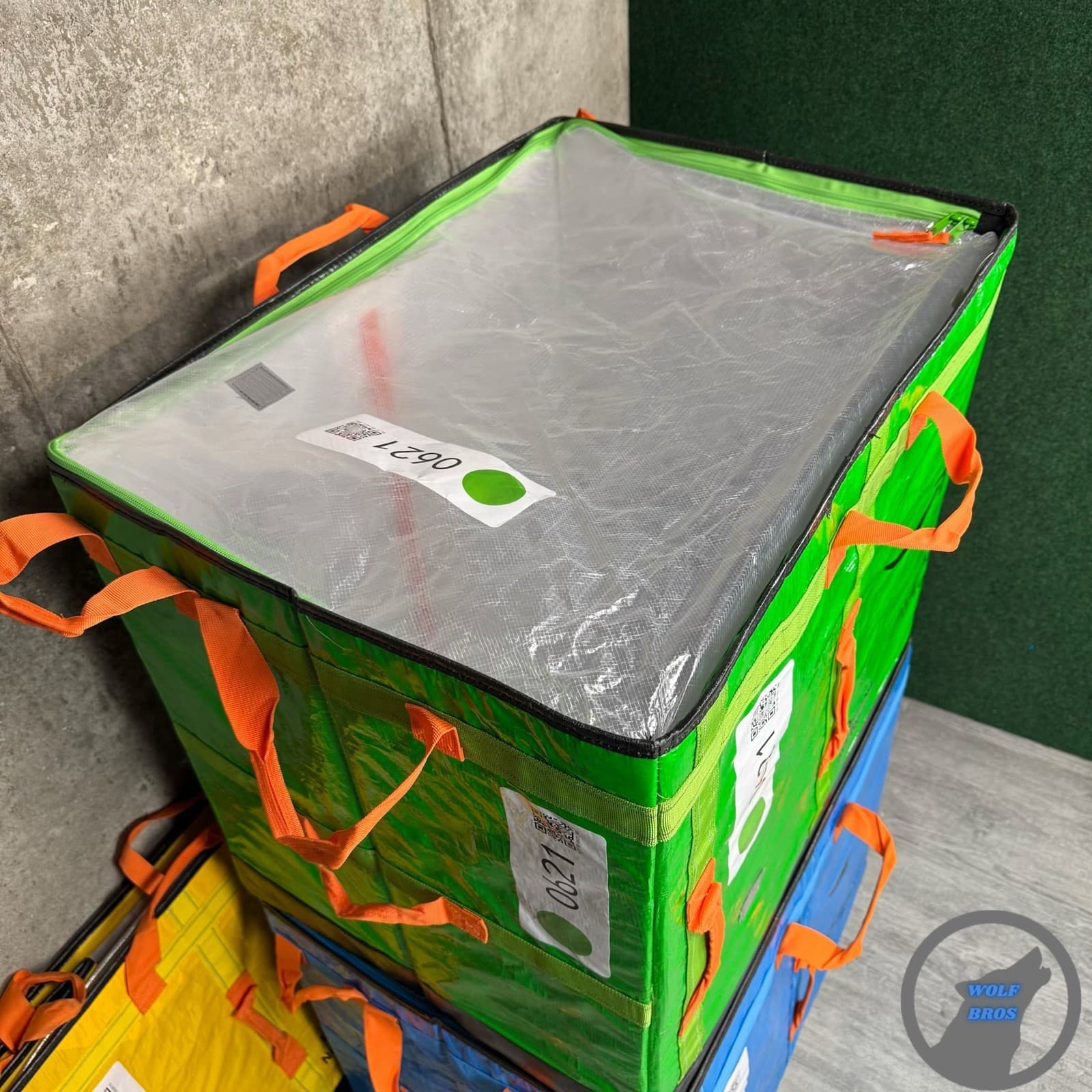 (2) AMAZON COURIER LARGE DELIVERY STORAGE BAGS 28x24x20 *2 TOTE LOTS* BUY BULK! 5