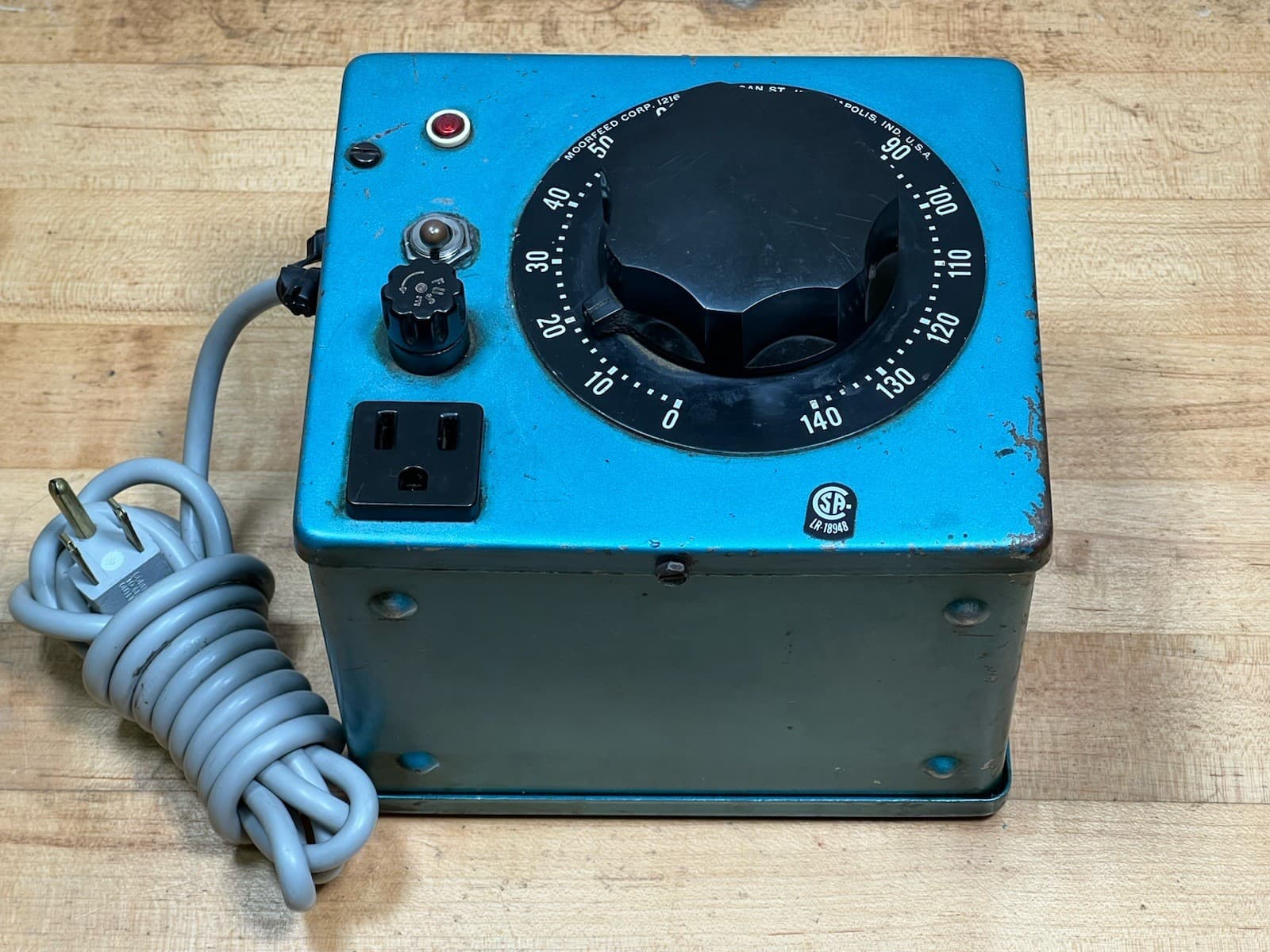 Moorfeed 033-2001 Variable Electric Autotransformer - 3.75 AMPS, Output: 0-140v