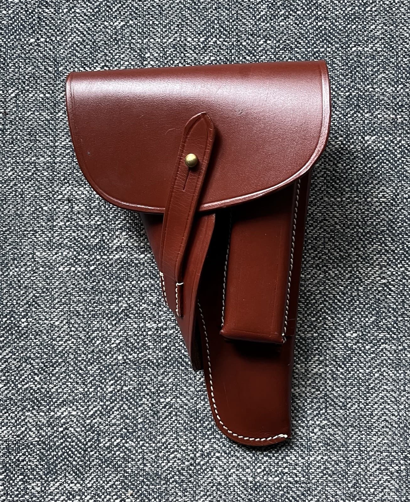 Reproduction WW2 Leather Holster for a Browning Hi Power Pistol - FREE SHIPPING