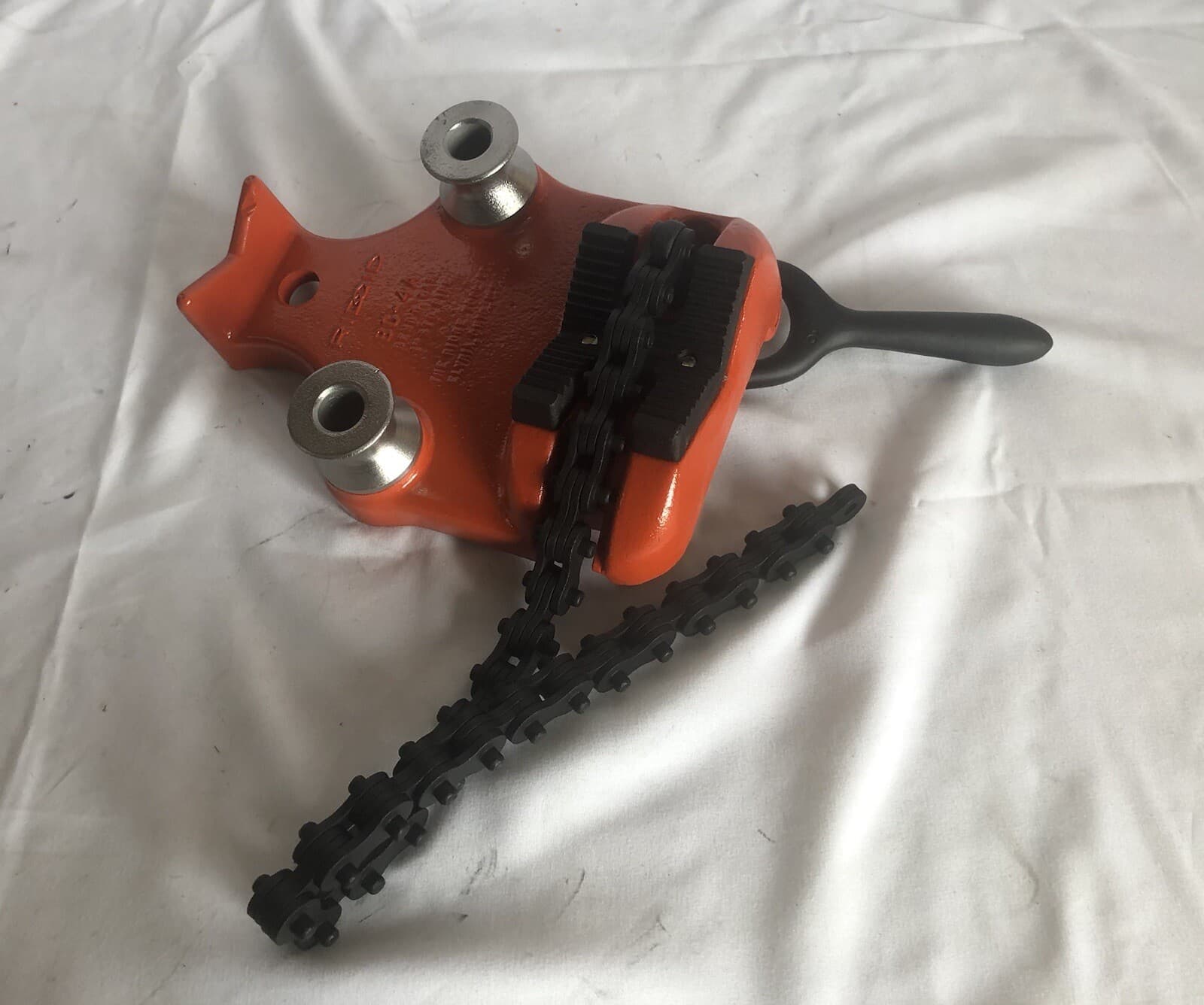Ridgid BC-4A Bench Chain Pipe Vise 2