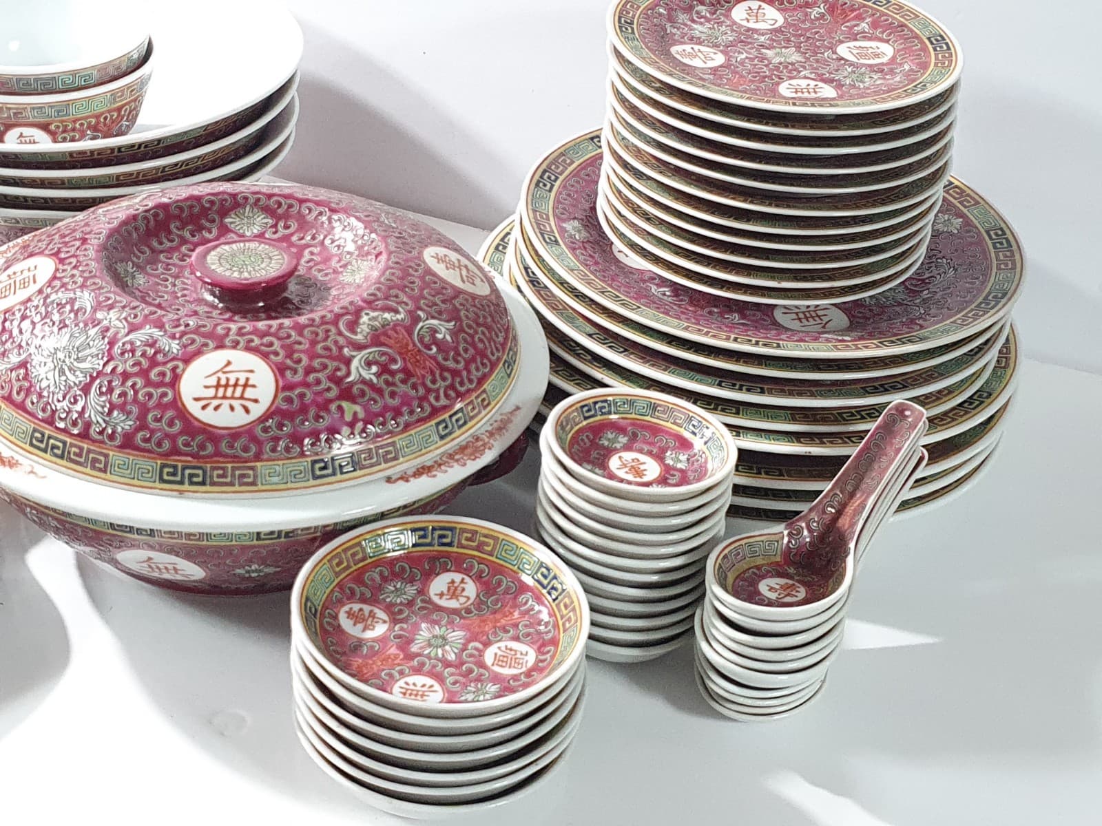 68 Pieces Chinese Mun Shou Porcelain Longevity Rose Pink dinnerware Lot 3