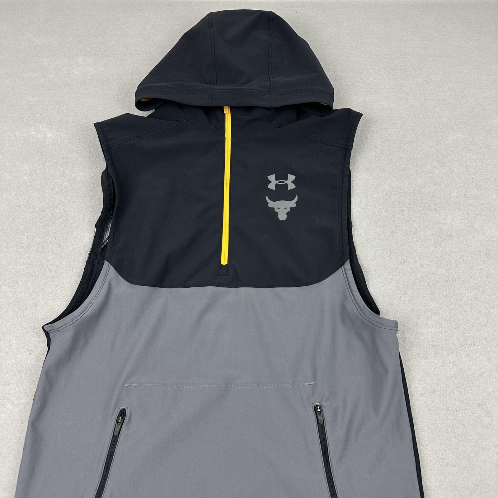 Under Armour Project Rock Hoodie Vest Mens Medium Sleeveless HeatGear Training M 2