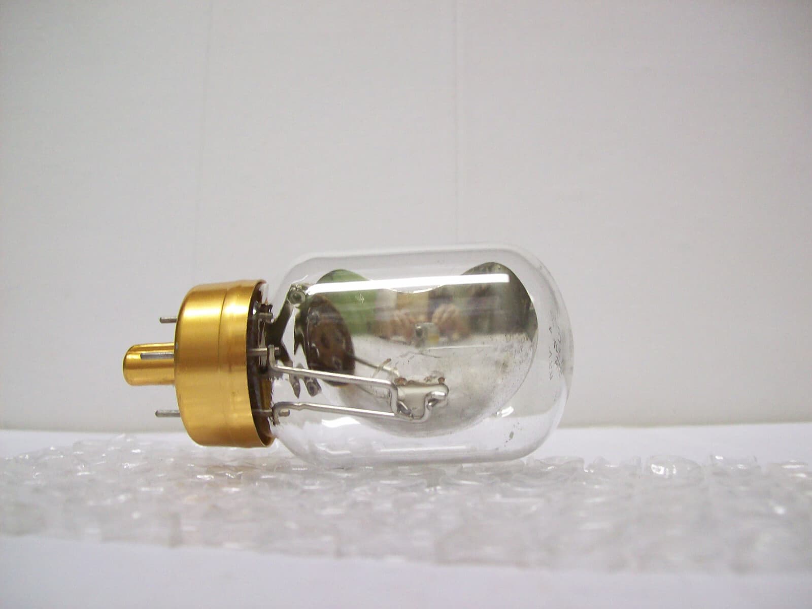 DFE Projector Projection Lamp Bulb 30V 80W *AVG. 15-HOUR LAMP* Sylvania 4