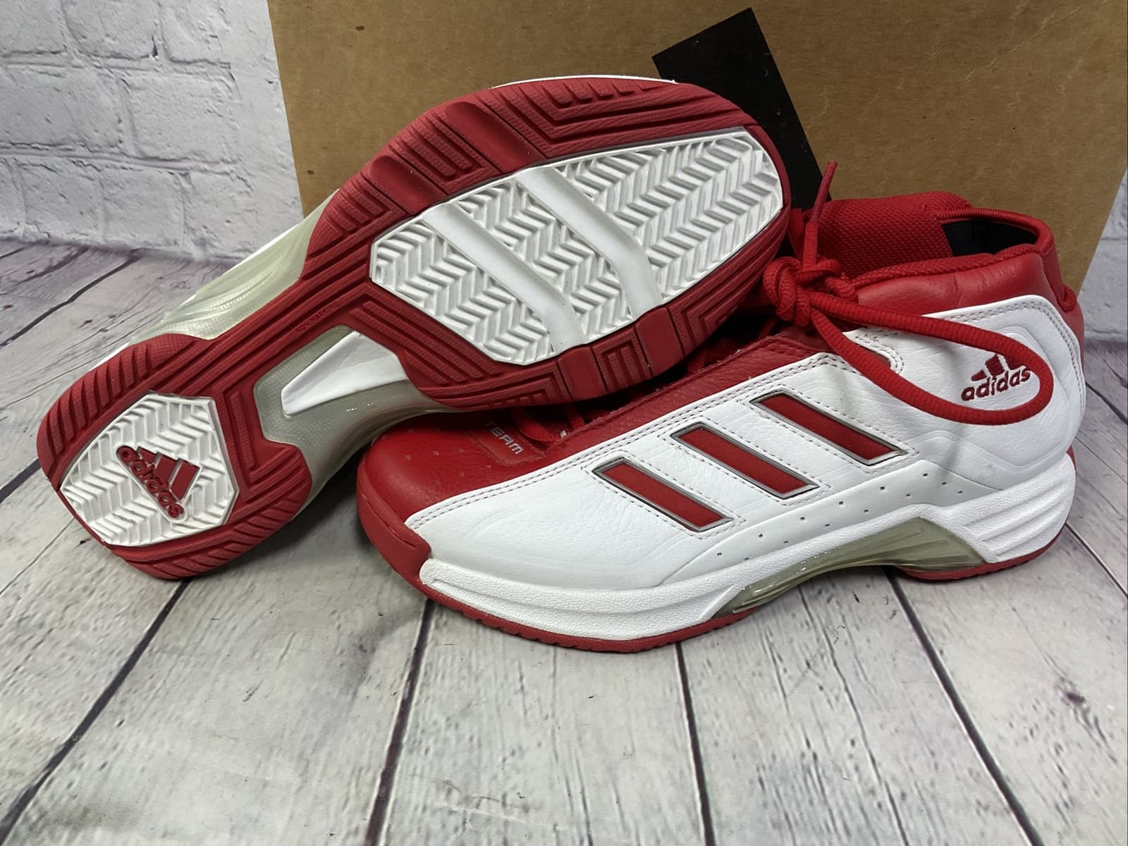 Adidas Undeniable Womens Basketball Shoes Size 7 Red White New With Box 2