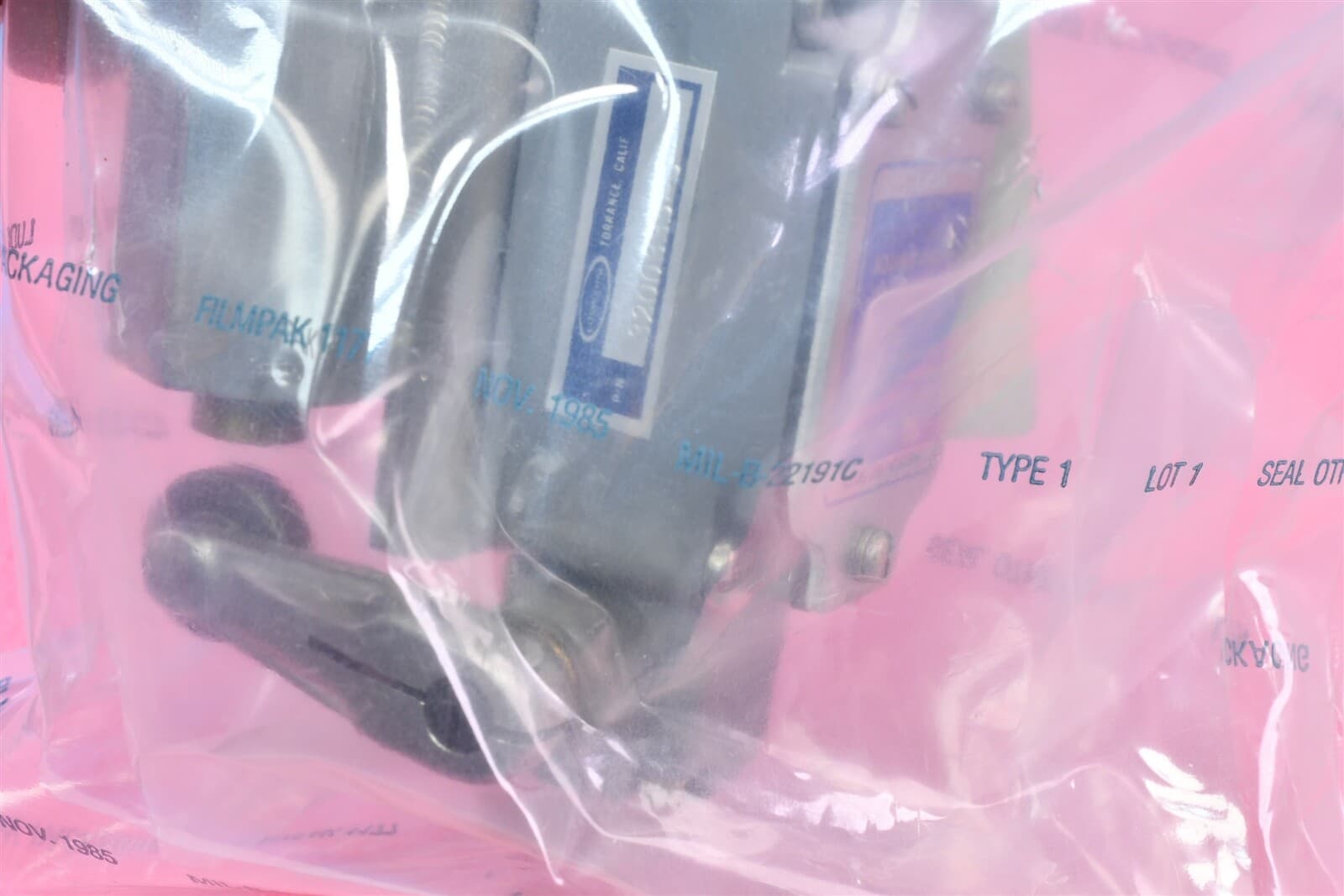 COSMODYNE Piston Detector 2112330-1 for Regenerator Valve w/ Switch 3200335-5 6