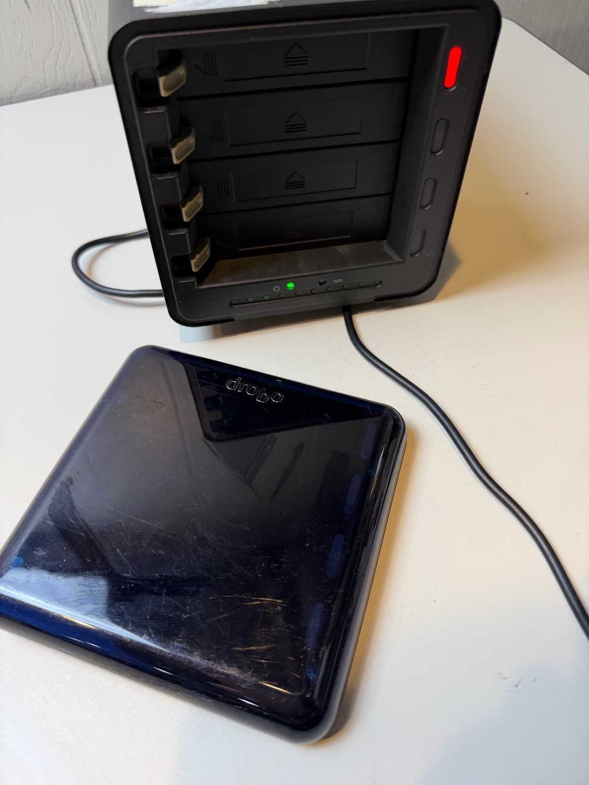 Drobo DDR3-A 922-00001-001 4-Bay Direct Attached Storage Array NAS w/ Power Cord 2