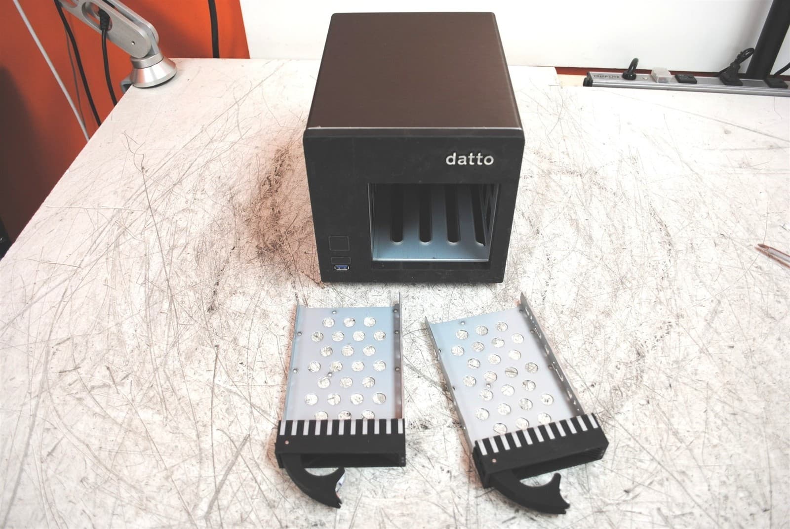 Datto S3B500 4-Bay Network Attached Storage 2 Caddies No Drives No Software 4