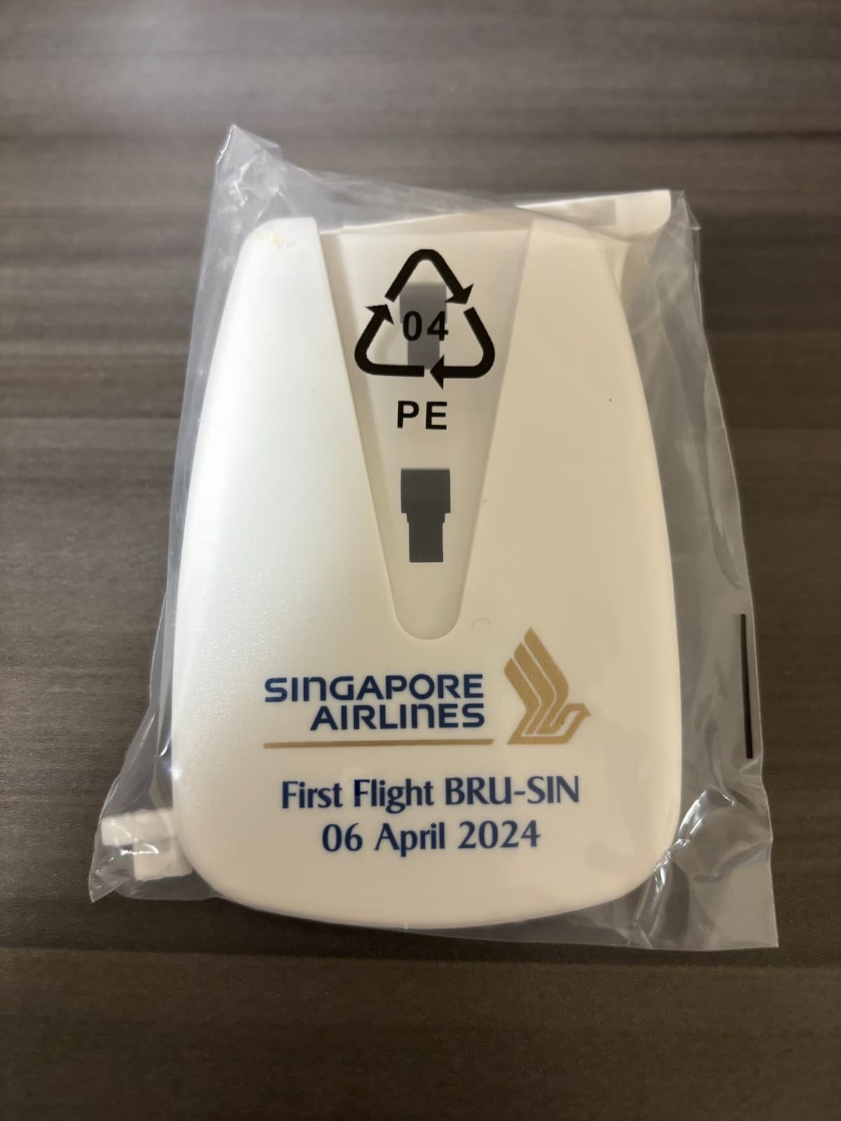 Singapore Airlines Airbus A350-900 Model Plane 1:200 Inaugural Flight April 2024 4