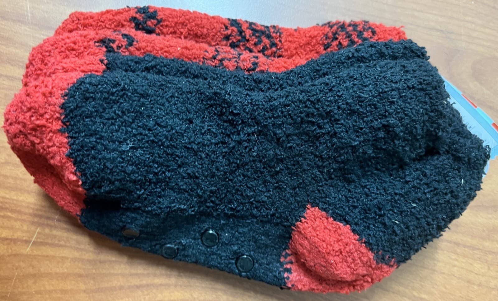 Cat & Jack Super Soft Ankle Socks Gripper Bottoms 2 Pair Red Black XS/S 11-1 New