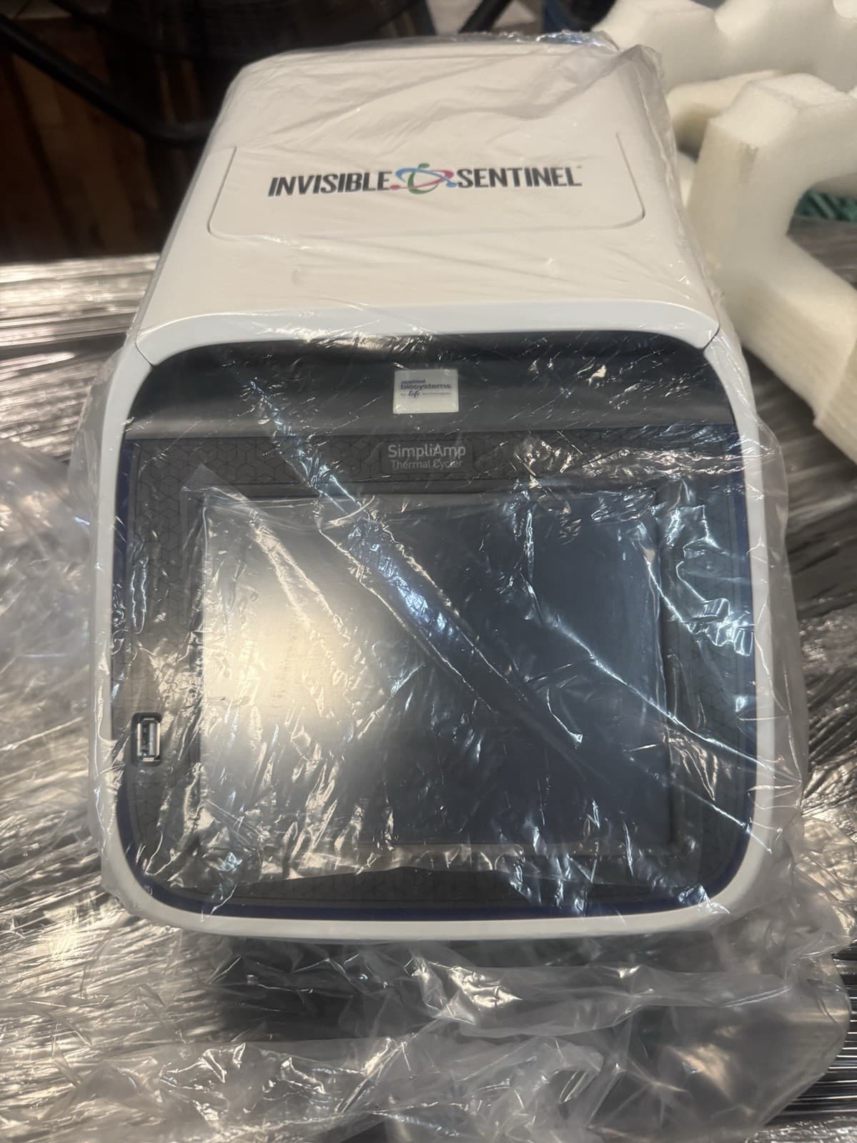 Applied Biosystems Thermo Fisher Scientific A24811 A24811IS 2