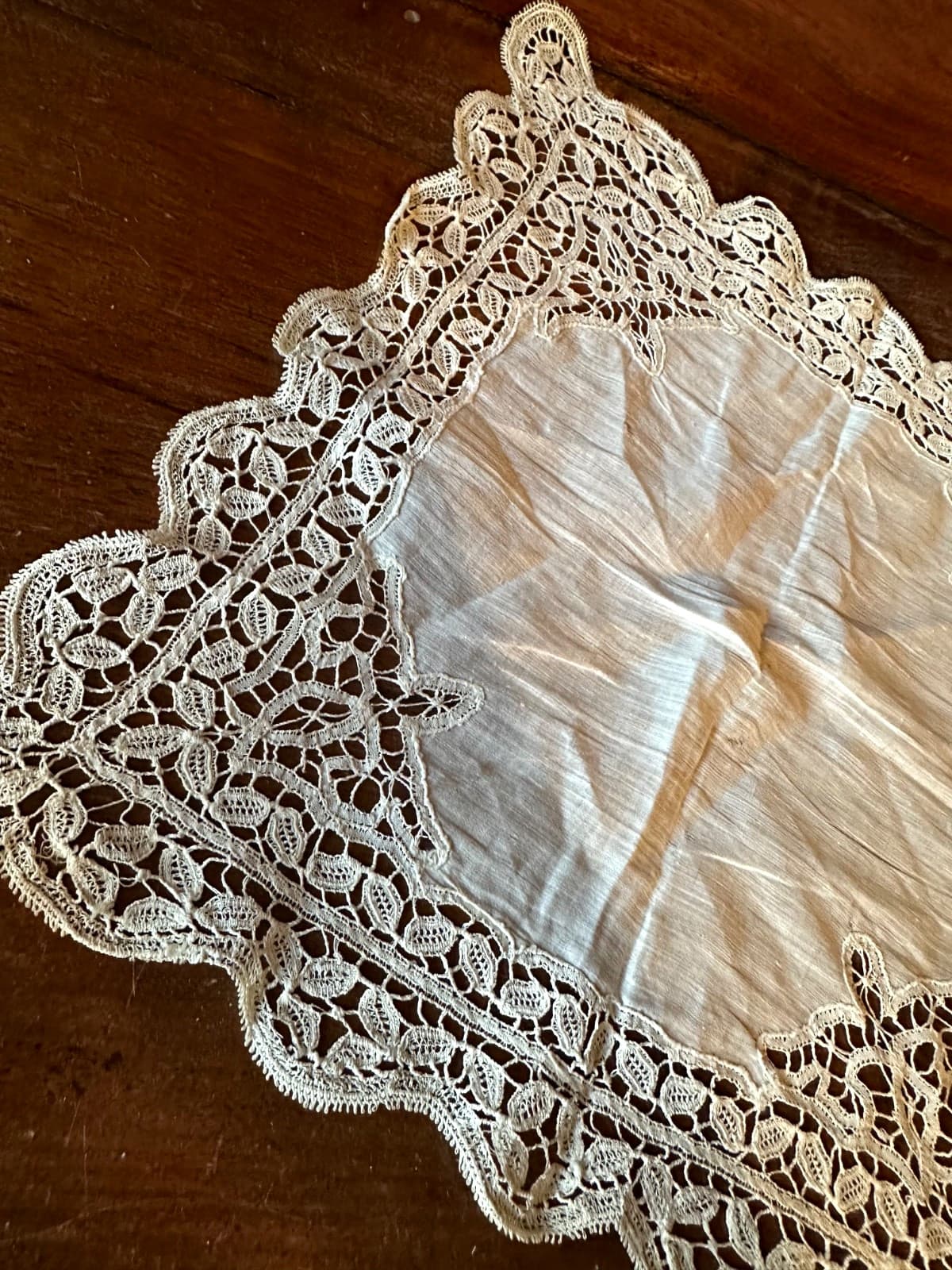 Victorian Antique Fine Battenburg Lace Handkerchief GOOD CONDITION / WATCH VIDEO 3