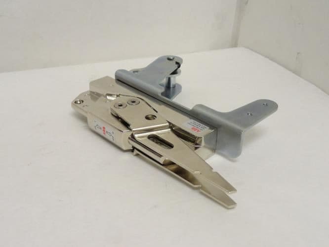 181920 New-Incomplete; ABB OHF1C4T Flange Handle; NEMA 4/4X; NO RED/GREEN COVERS 4