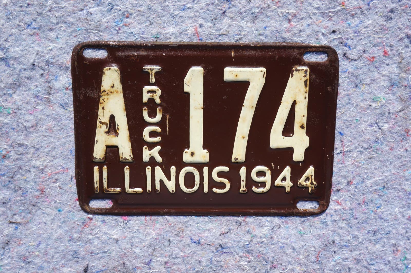1944 Illinois TRUCK License Plate Low # A - 174 2