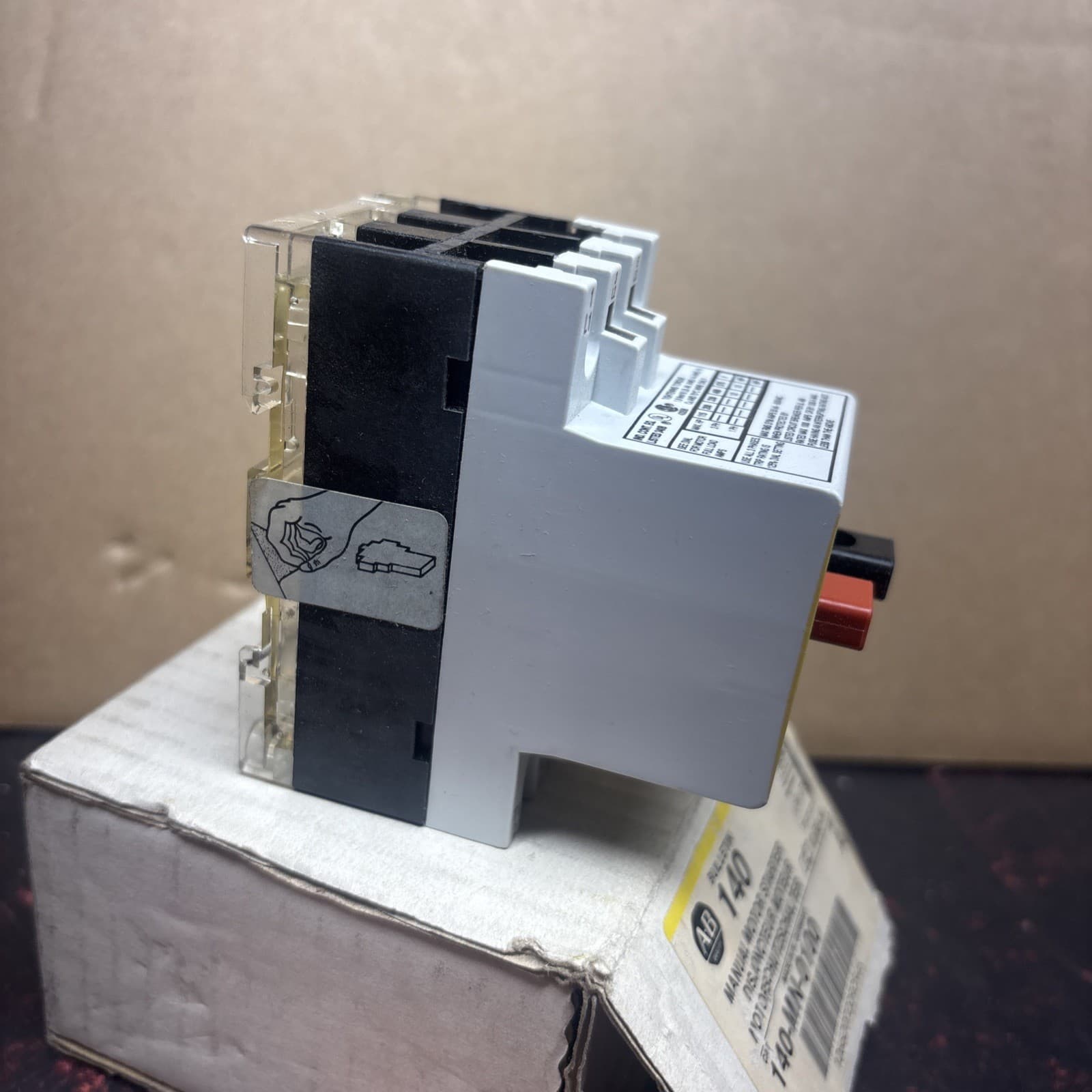 Allen-Bradley 140-MN-0100 Manual Motor Starter/Circuit Breaker Bulletin 140 2