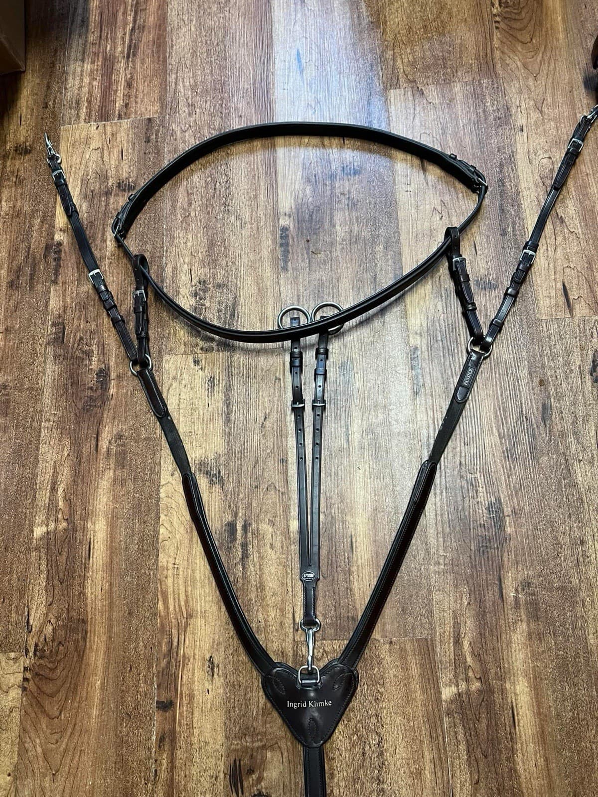 Passier Ingrid Klimke Breastplate W Grab Strap. 