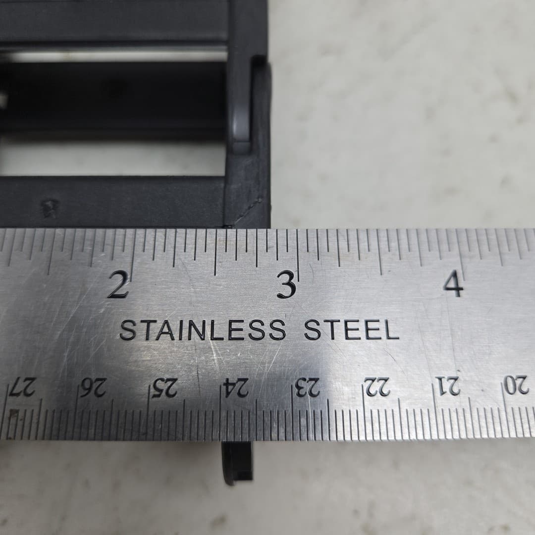 40" Igus 250.05.125 Cable Carrier System 2.24" Inner 2.87" Outer 22 Links New 5