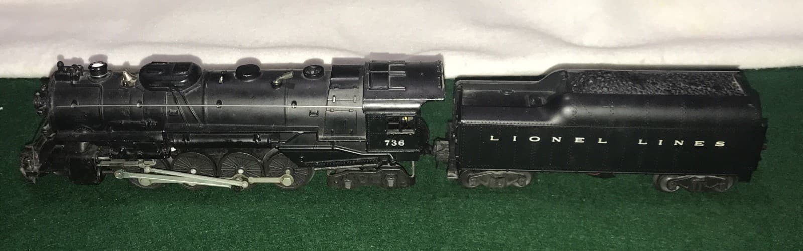 LIONEL POSTWAR  736 LOCOMOTIVE w/ 2046W WHISTLING TENDER EXCELLENT!