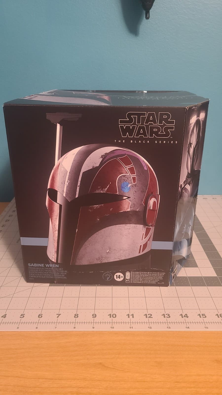Star Wars The Black Series Sabine Wren Premium Electronic Helmet 3