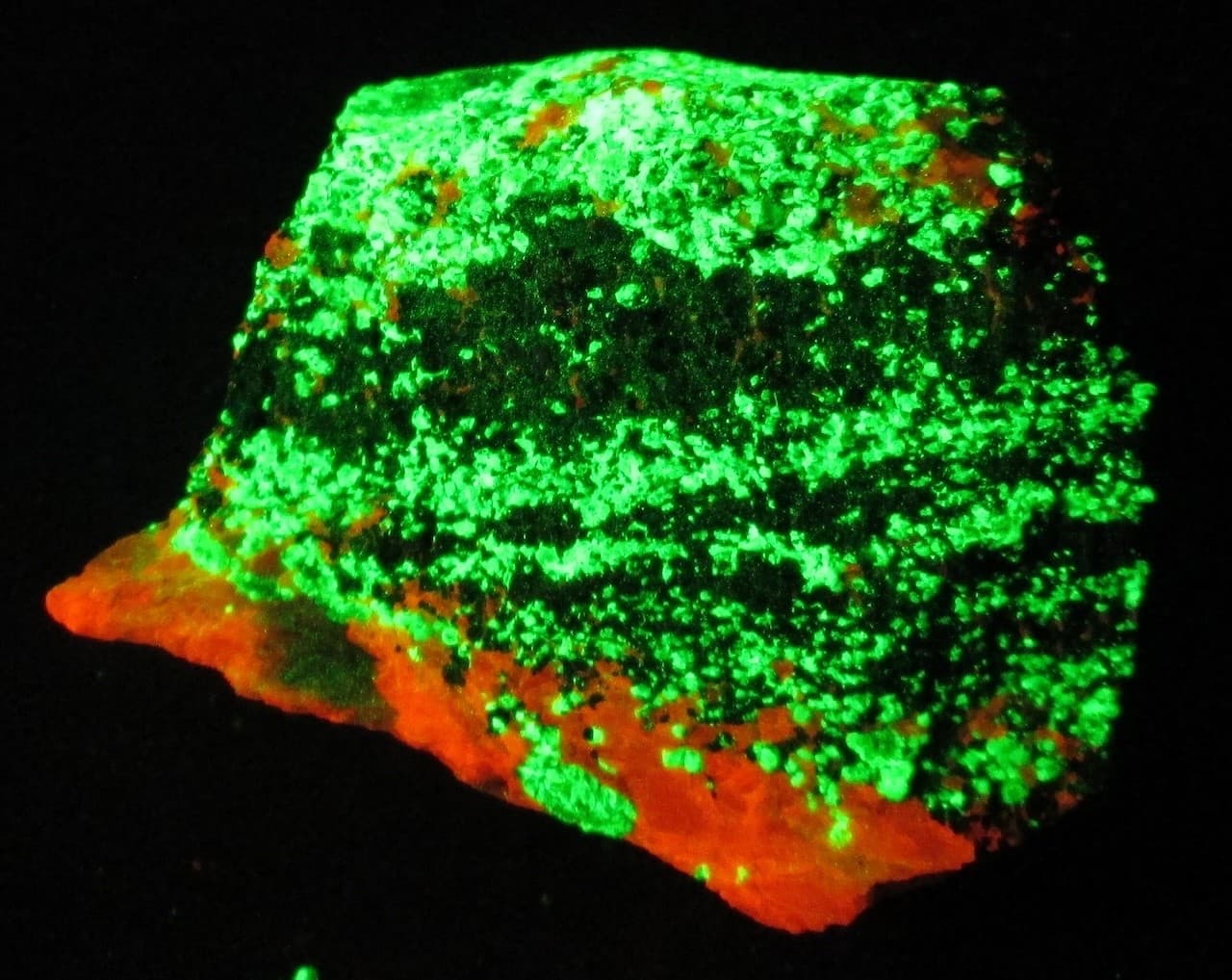 Pale Mint Green Bi-Wave Willemite  Fluorescent Mineral Franklin NJ