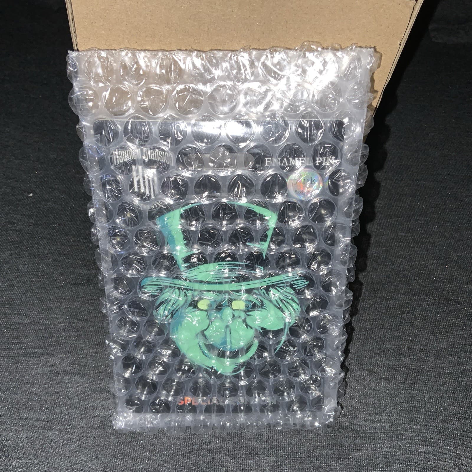 Pink a la Mode Haunted Mansion PHINEAS Hitchhiking Ghost GITD LE300 3” Pin NIP 4