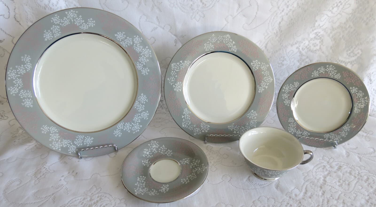 CASTLETON LACE CHINA 5-PIECE PLACE SETTING -5 REMAIN- PRICE REDUCED - EXCELLENT!
