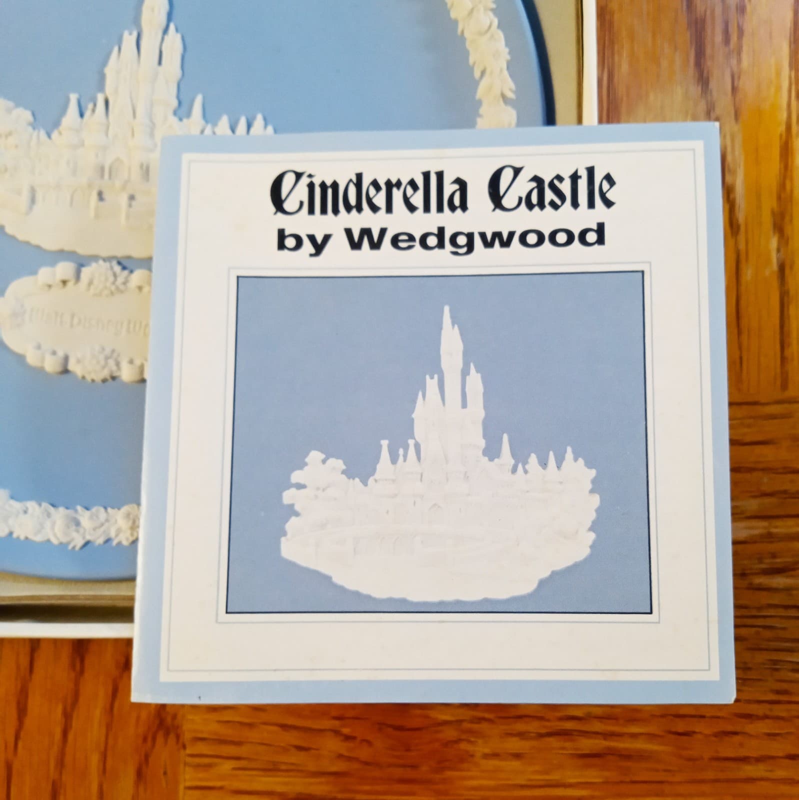 Vintage WEDGWOOD CINDERELLA CASTLE PLATE 1976 with Box Walt Disney Limited RARE 5