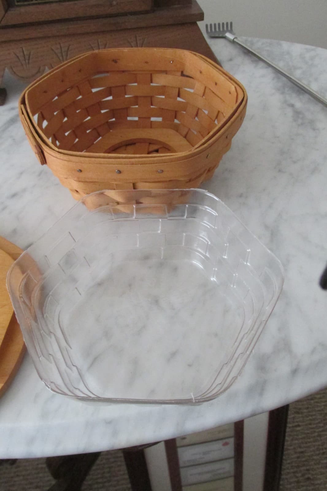 Longaberger 1998 Octagon Basket with Protector and Wood Lid 4