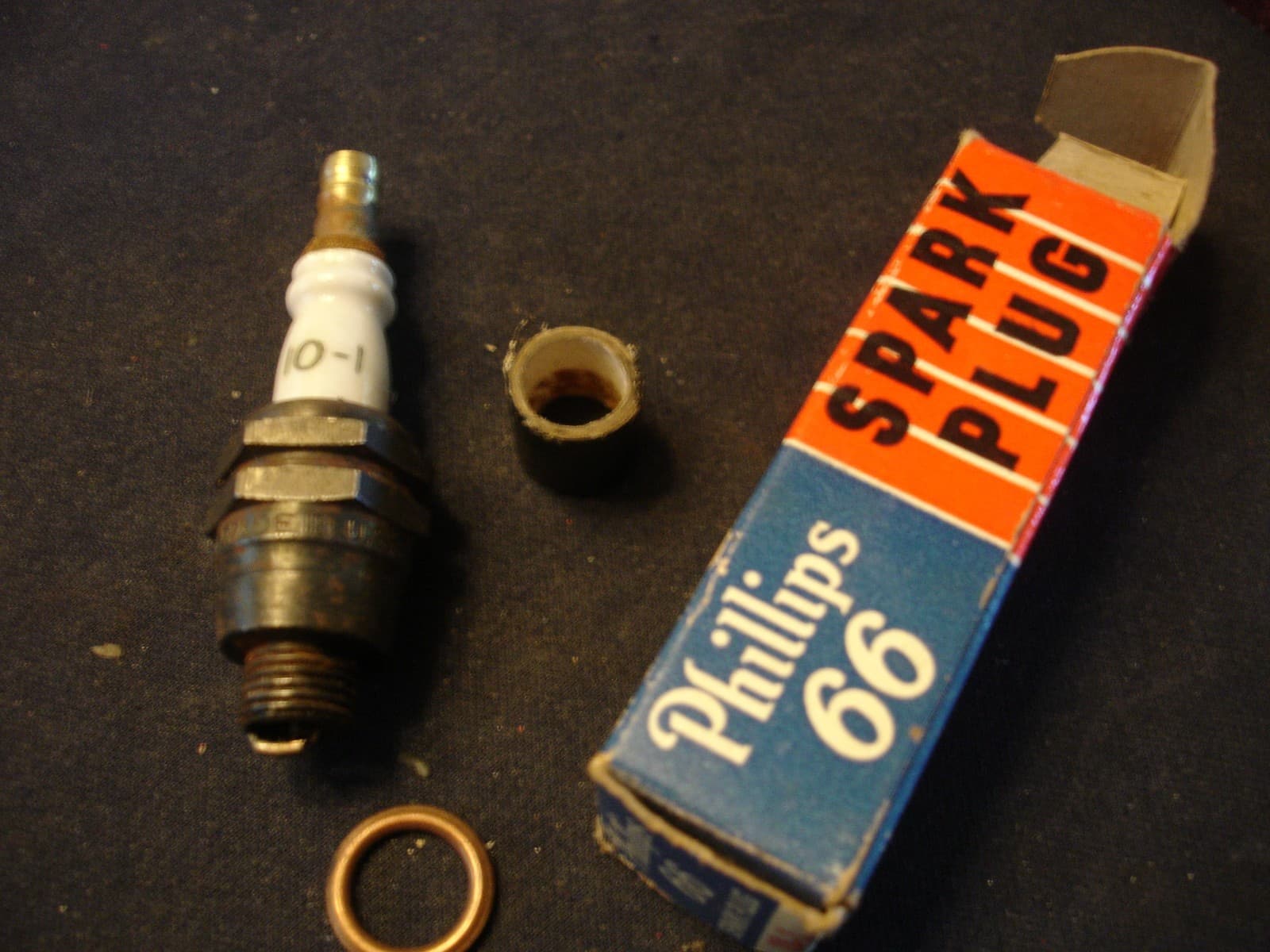 Vintage Phillips 66 Spark Plug in Original Box NOS 2