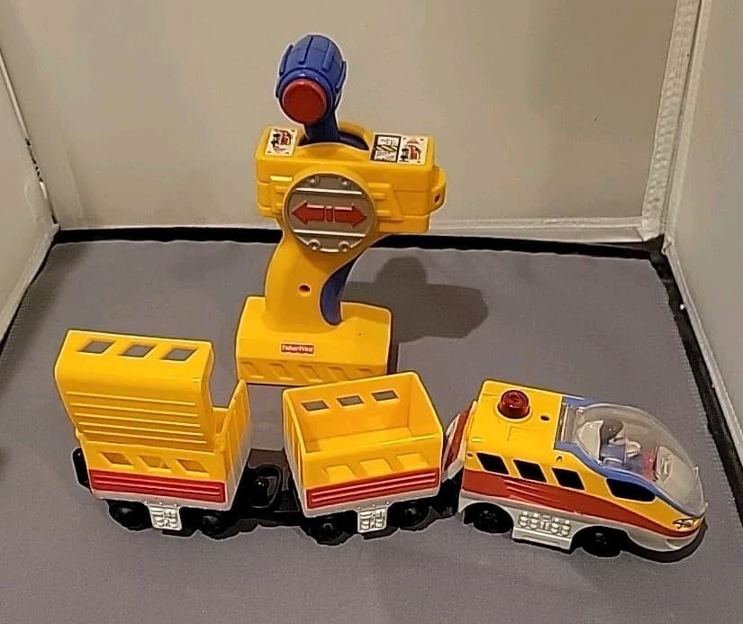 FISHER PRICE GEOTRAX GRAND CENTRAL STATION AERO & ERIC 2 Cars & Figure Works V2 4