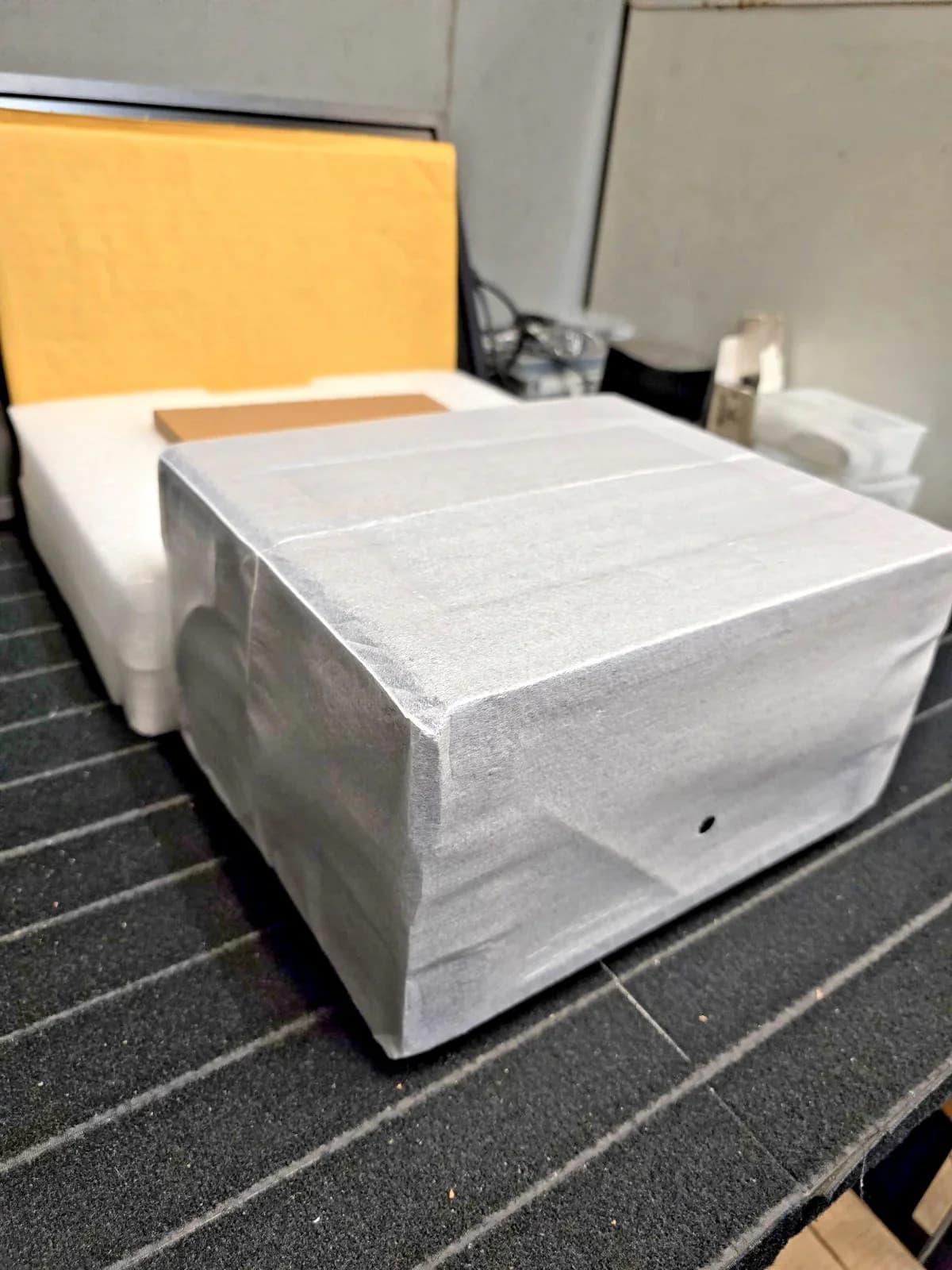 Synology DS1621xs+ 6-Bay NAS Storage System Intel Xeon Quad-Core Brand New... 6