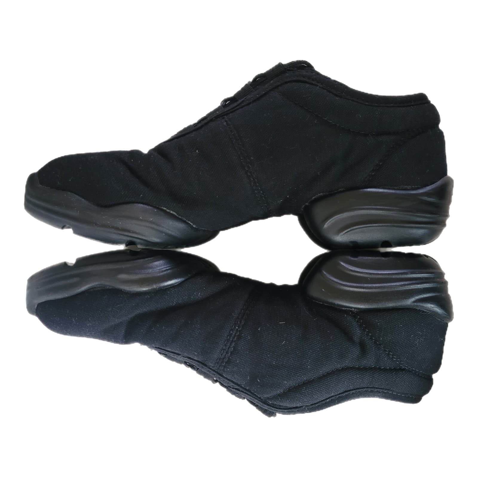 Capezio Women's Black Canvas Low Top Dance Jazz Hip Hop Sneakers Shoes 7 6