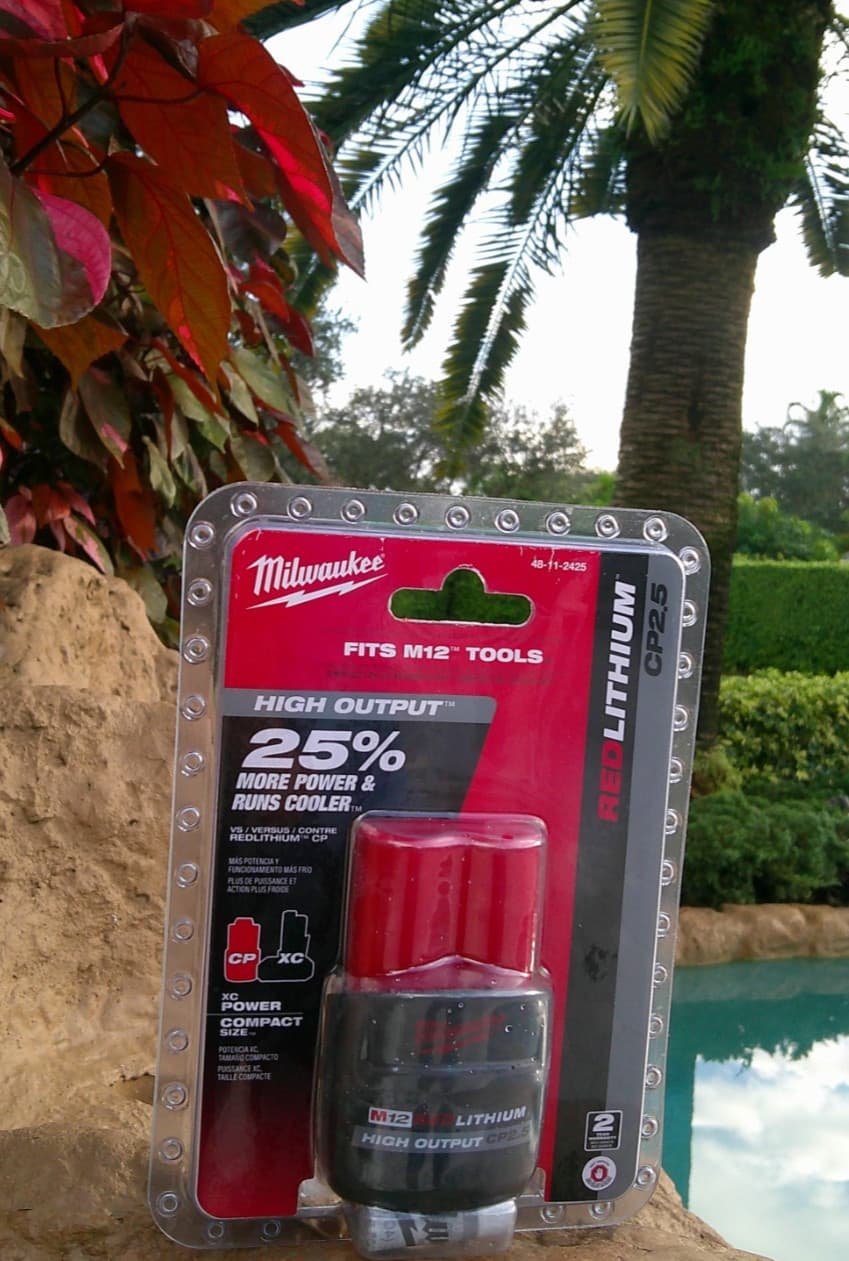 Milwaukee 48-11-2425 M12 2.5 Ah Battery Pack REDLITHIUM 12 Volt 2025 2