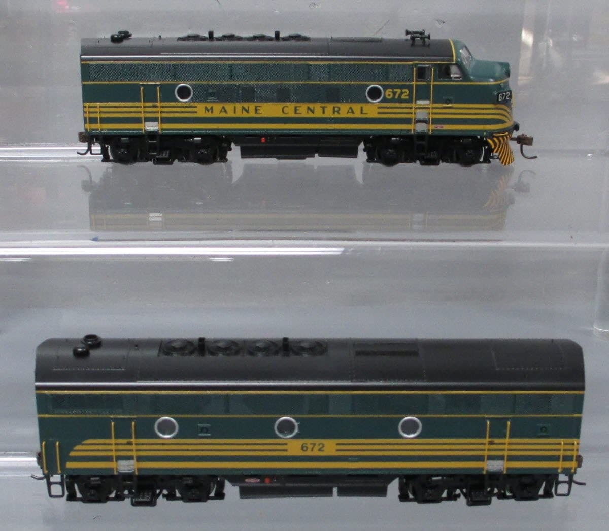 Athearn G2519 HO Maine Central F-3A/F-3B Diesel Locomotive Set EX/Box 2