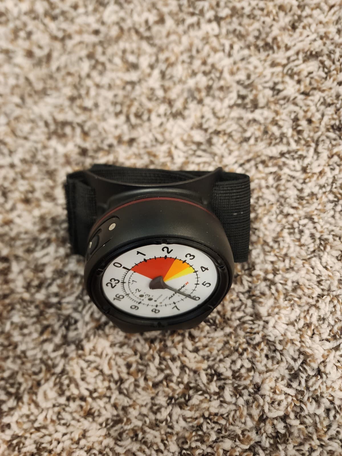 Electronic Skydiving Altimeter & Digital Logbook 4