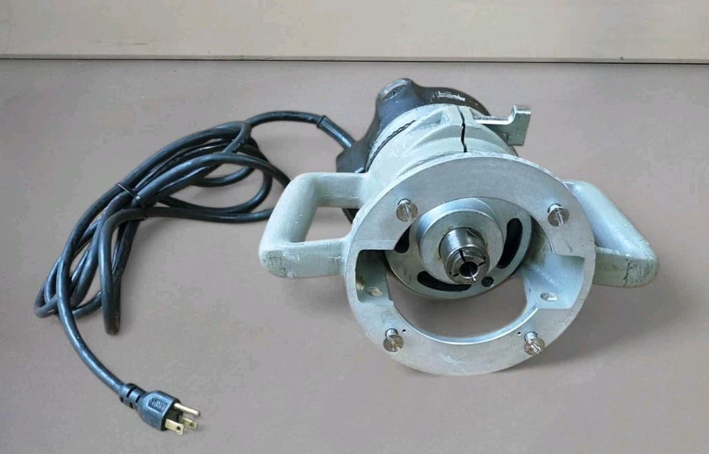 Porter Cable 3 1/4 HP Router Model 5202 EHD with 5201 Base 2