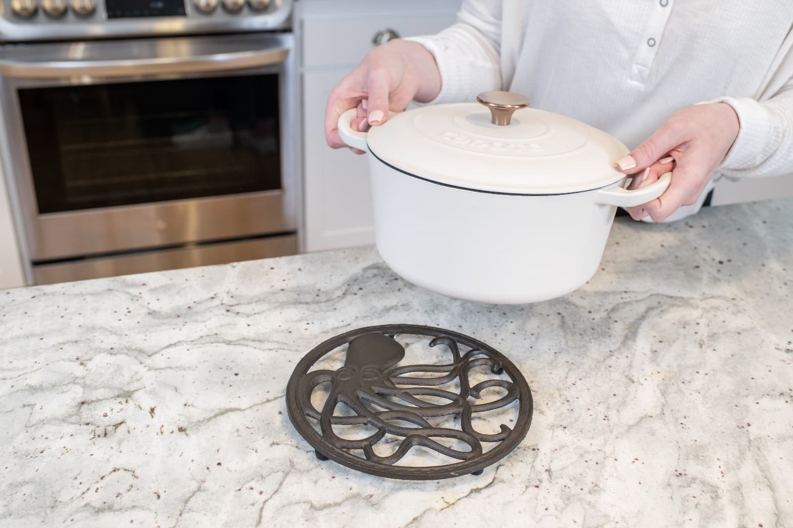 GASARÉ, Cast Iron Trivet, Metal Trivet, Octopus Design, Rubber Feet, 8 Inches 2