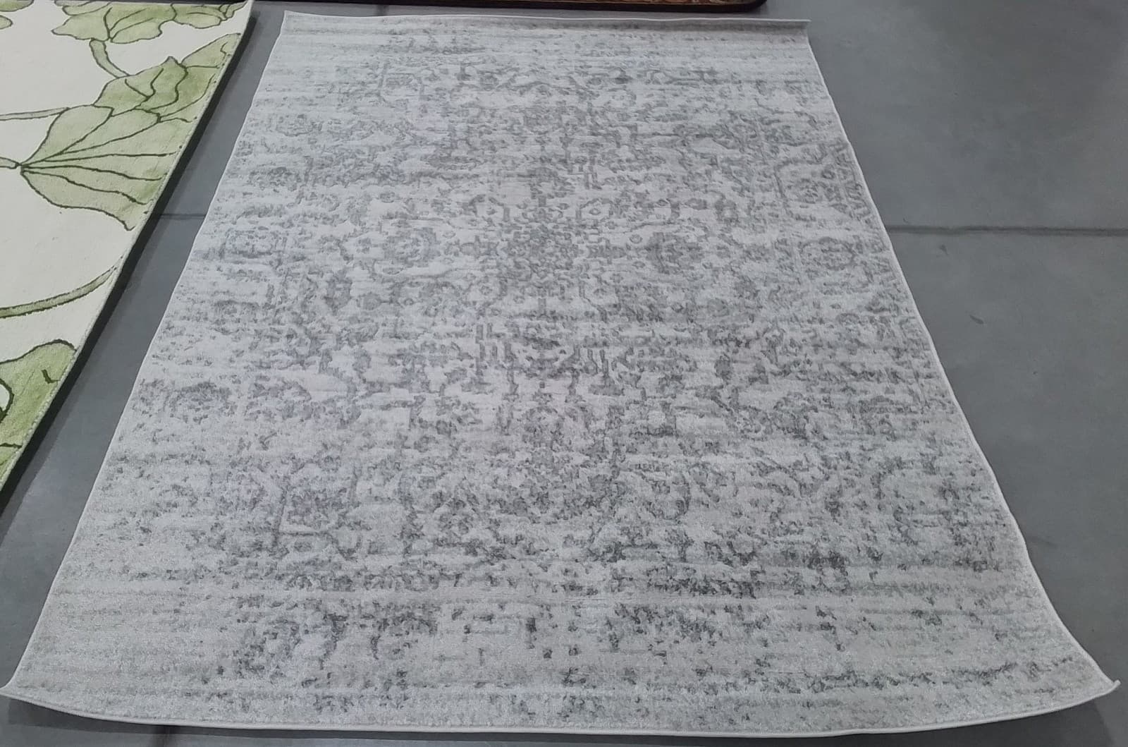 SILVER / IVORY 5'-3" x 7'-6" Flaw in Rug, Reduced Price 1172790397 MAD603G-5