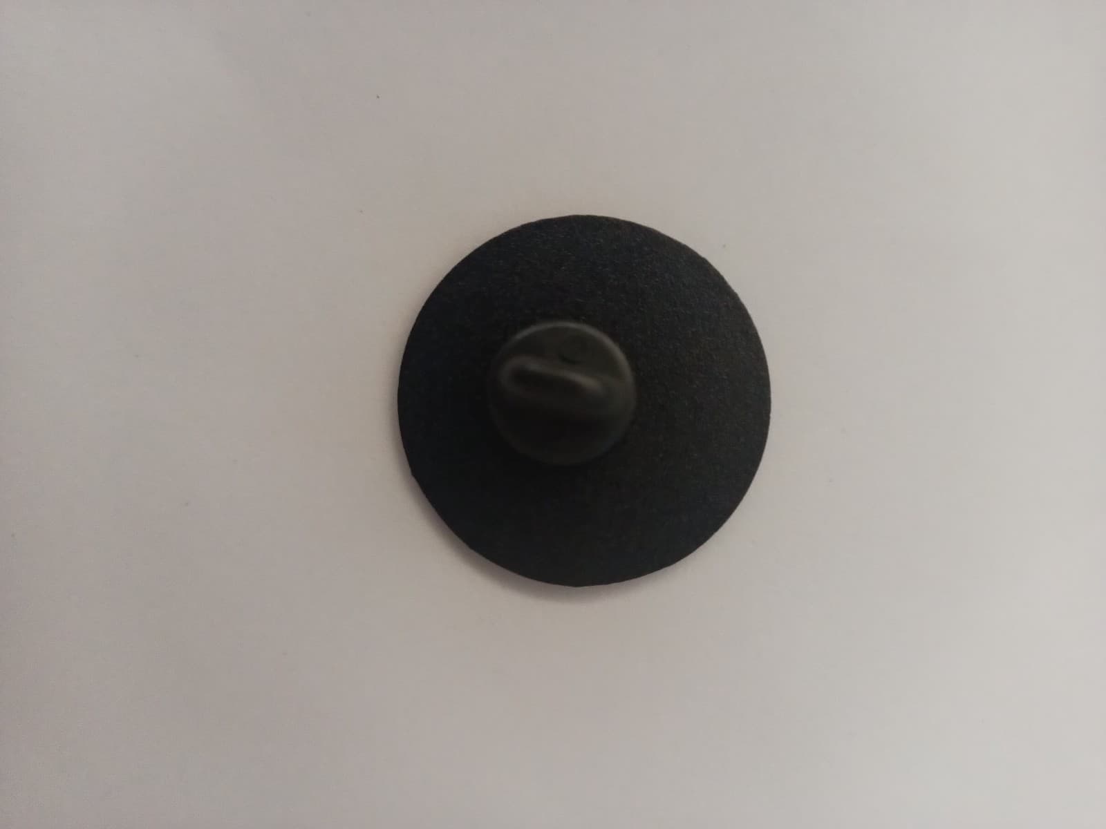 CHARLIE BROWN-ENAMEL PIN-SHIP ALL THE PINS YOU BUY FOR $4.99-VISIT OUR STORE 3