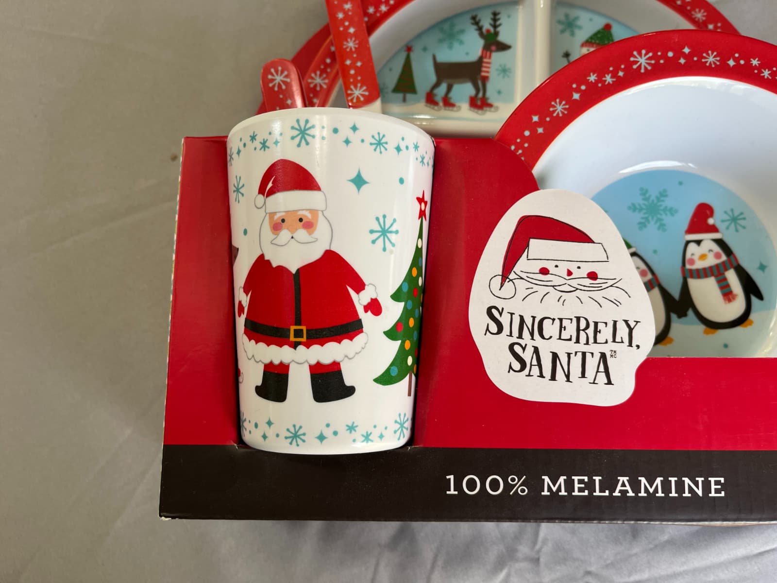 Sincerely Santa Kids 5 Piece Mealtime Set 100% melamine, santa snowmen penguins 6