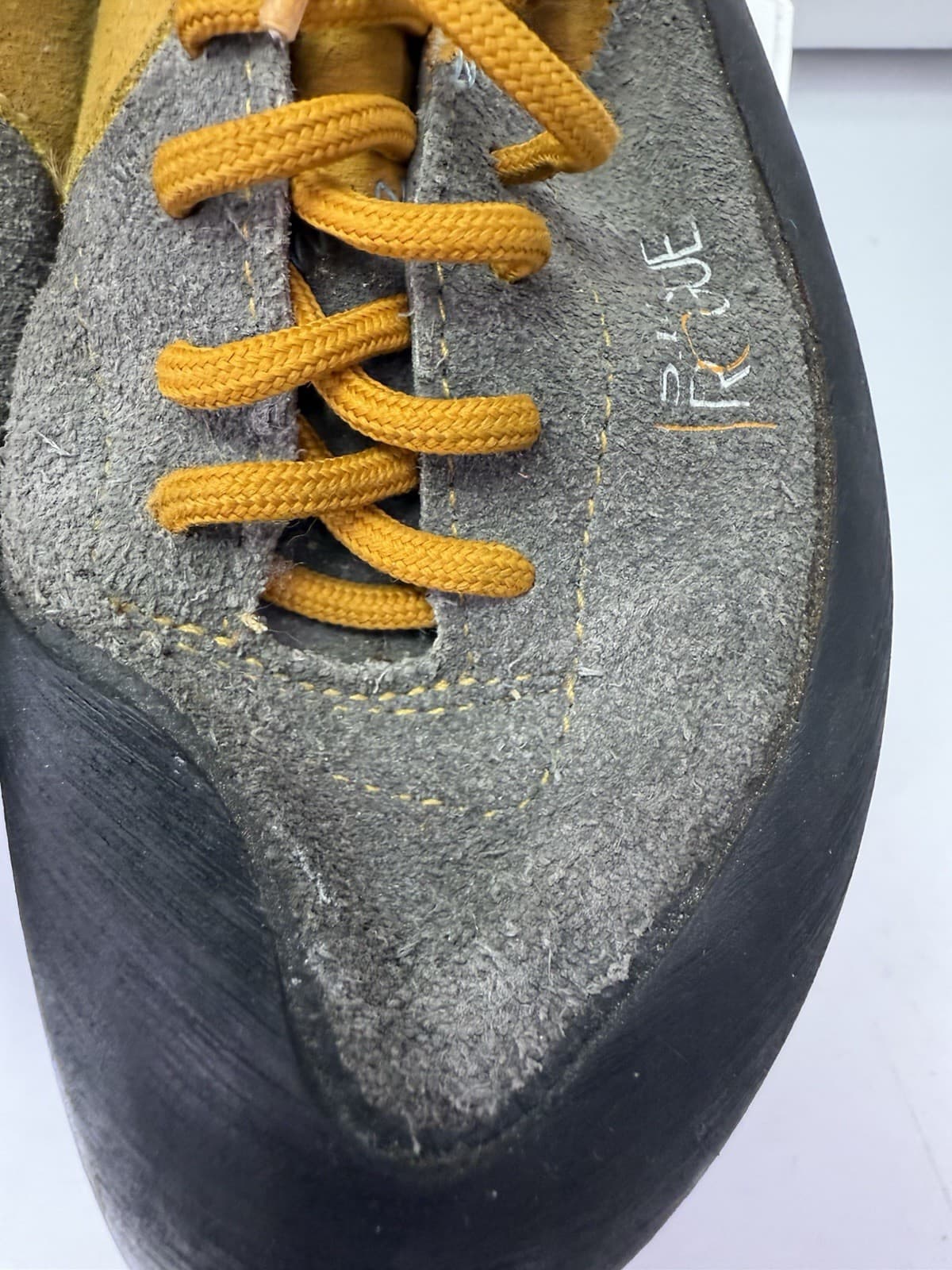 Rogue Five Ten 5.10 Lace Climbing Shoes Beige Women’s 9 6