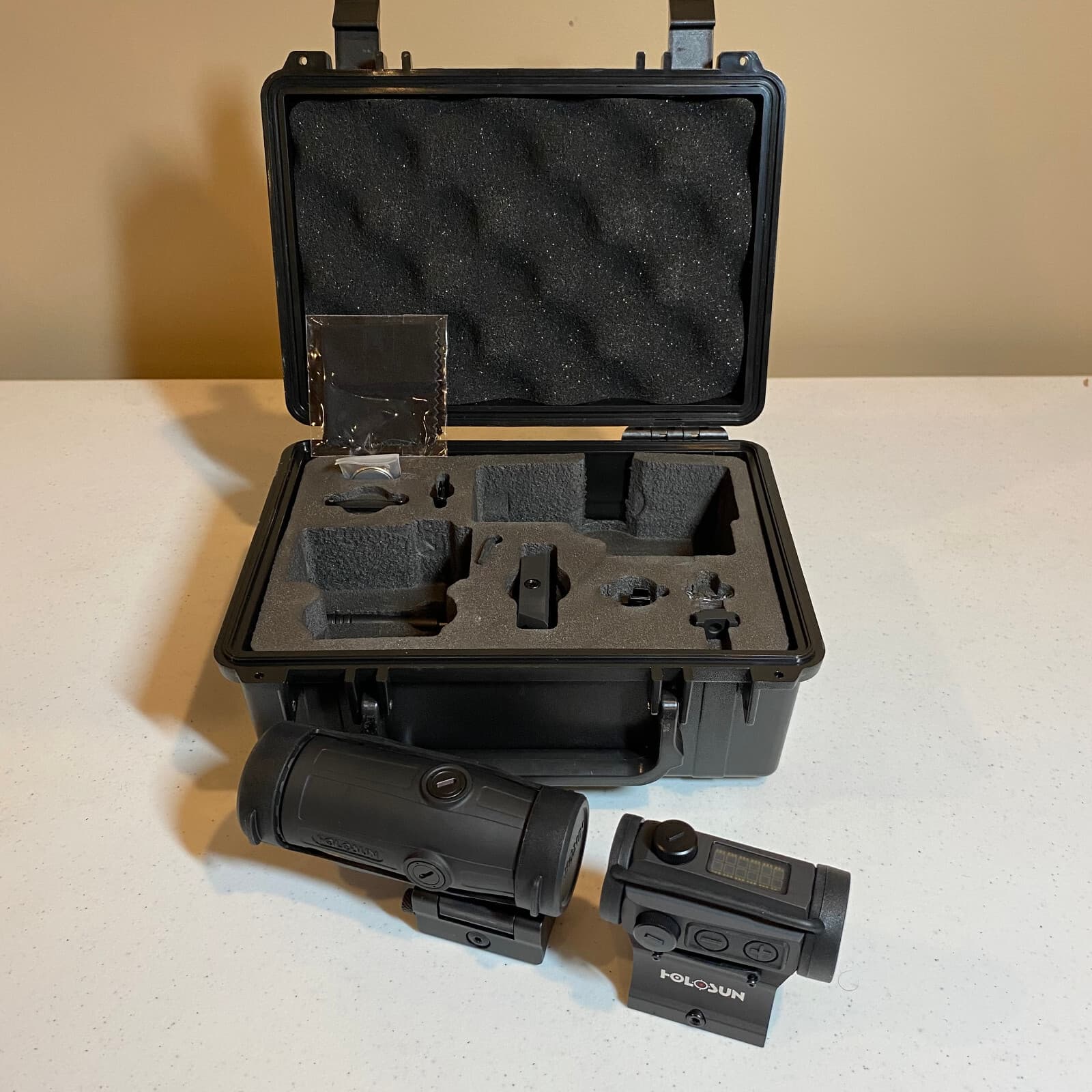 Holosun HS403C 2 MOA Dot Micro Red Dot Sights & HM3X 3X Magnifier Combo w/ Case 5