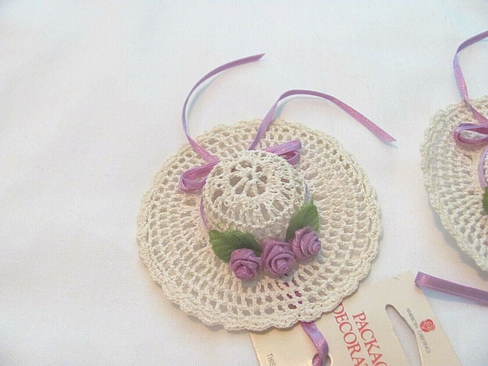 NWT LOT OF 2 AMERICAN GREETINGS CROCHET HAT W/ PURPLE RIBBON PACKAGE DECORATION 5
