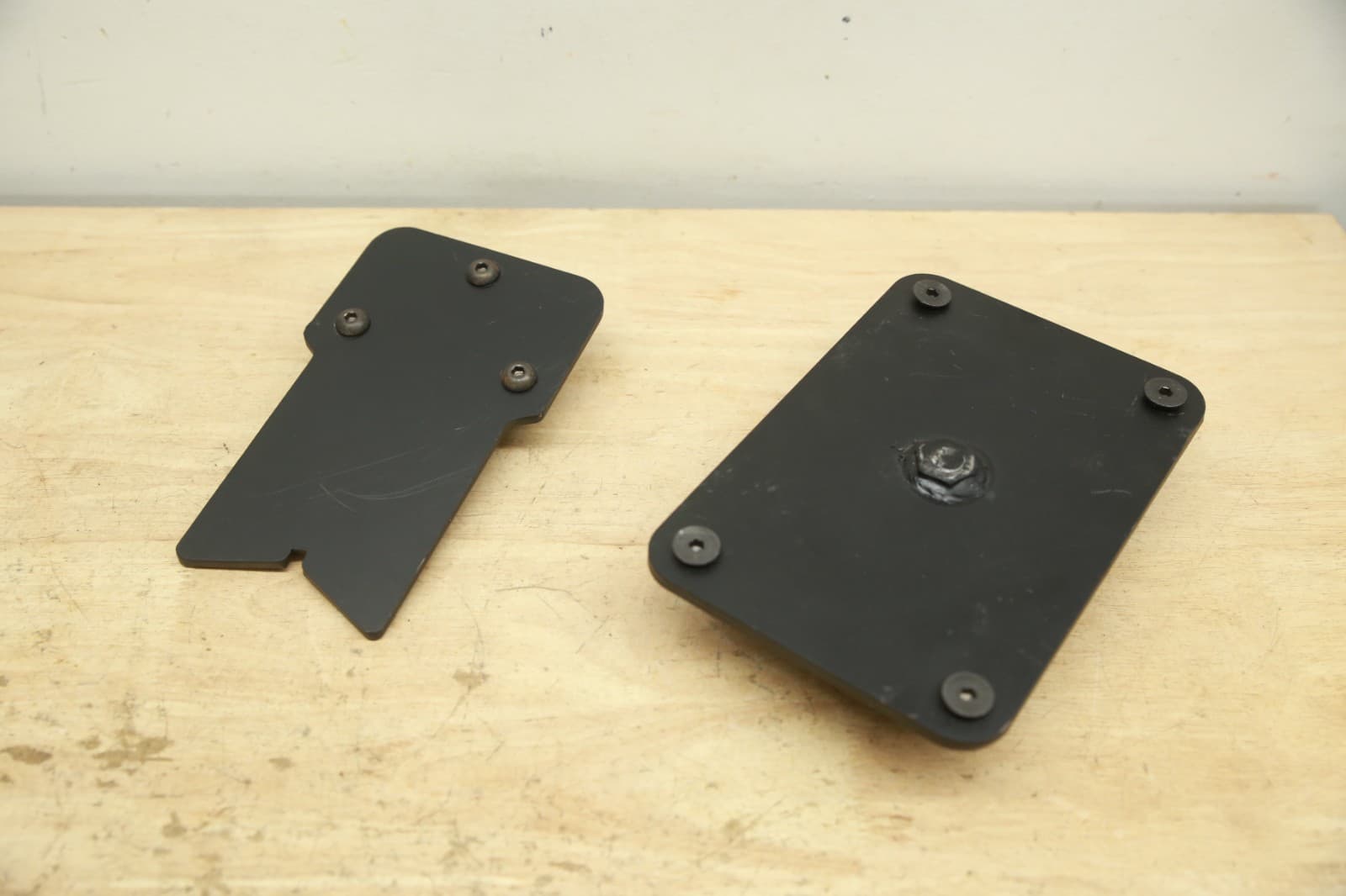 Q'STRAINT EZ Lock Bracket Plate for Invacare AVIVA STORM RX20 Power Chairs